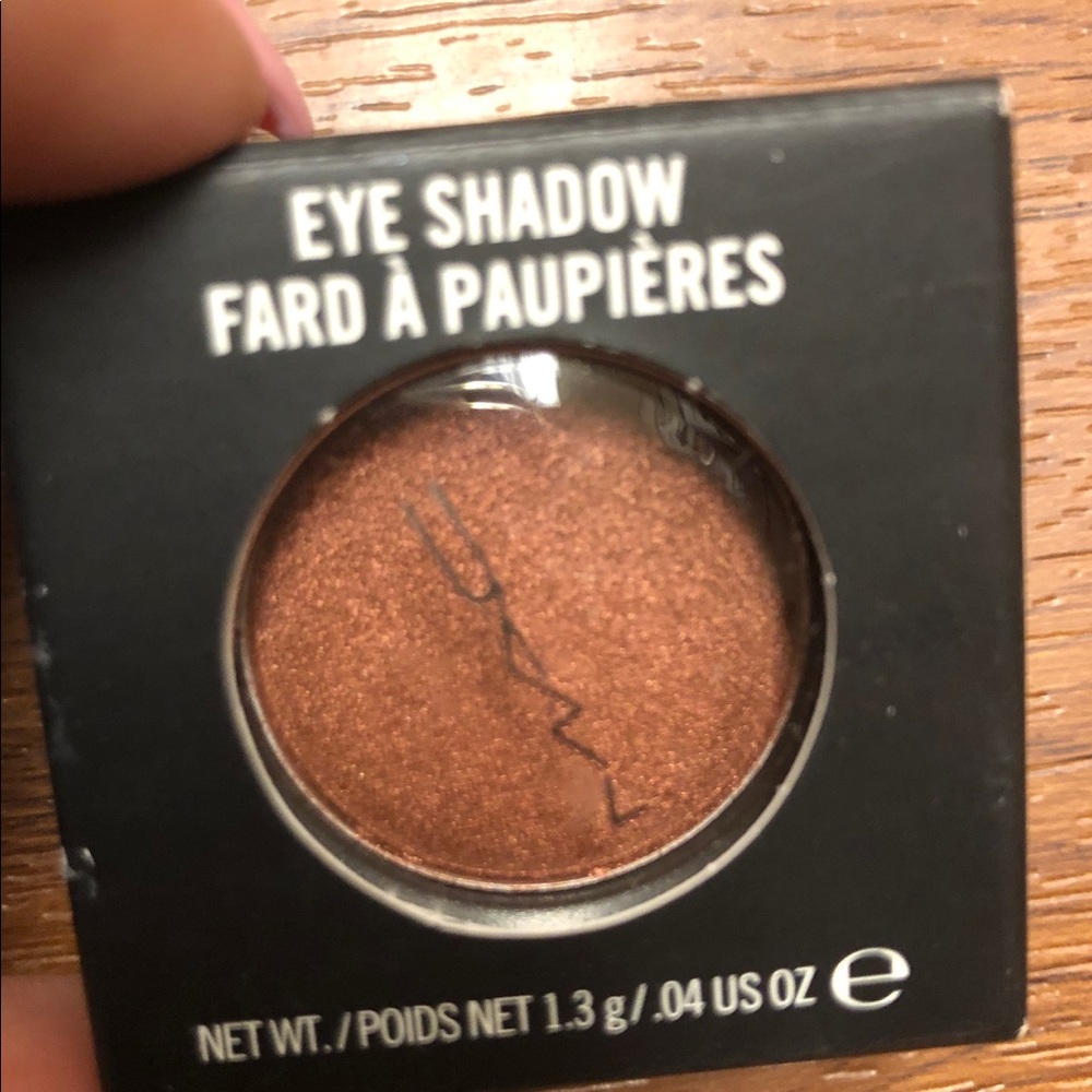 MAC eyeshadow - Picture 2 of 6